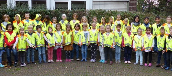 Sicherheitswesten für die Erstklässler