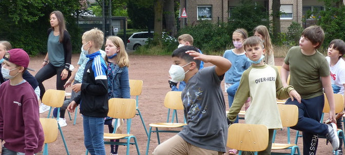 Kinderkonzert auf dem Schulhof